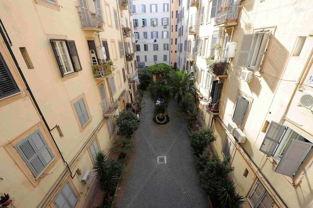 undefined Hotel Campidoglio 4