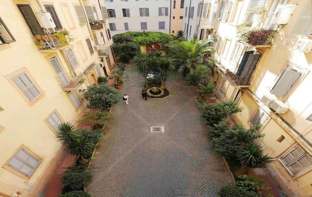 undefined Hotel Campidoglio 6