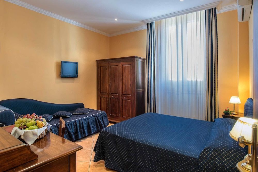 undefined Hotel Caracciolo 4