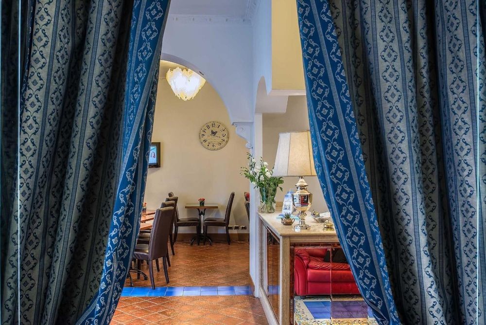 undefined Hotel Caracciolo 10