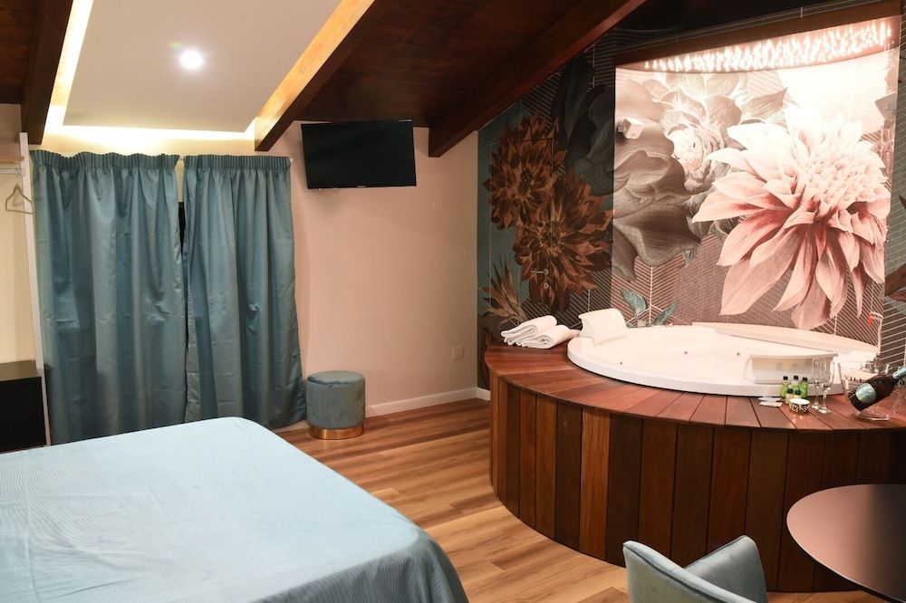 Hotel Vogue Suite King 9