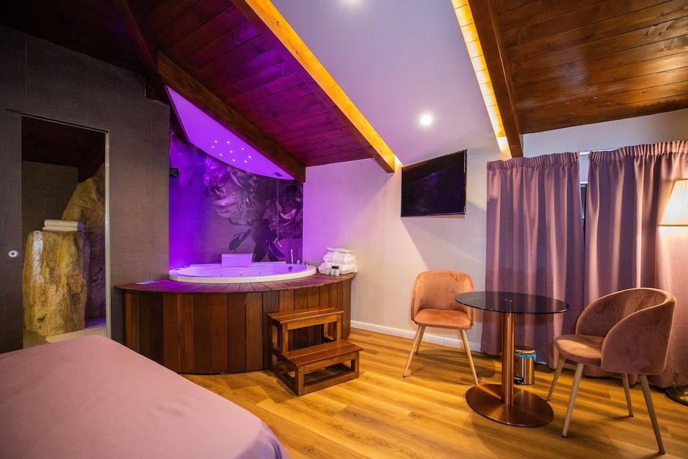 Hotel Vogue Suite King 3