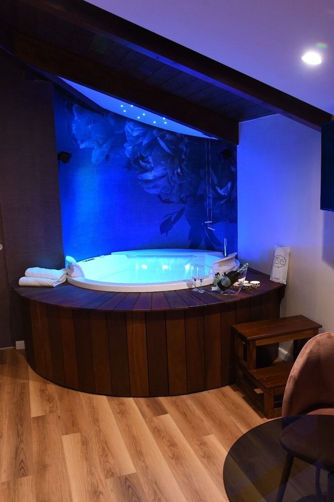 Hotel Vogue Suite King 8