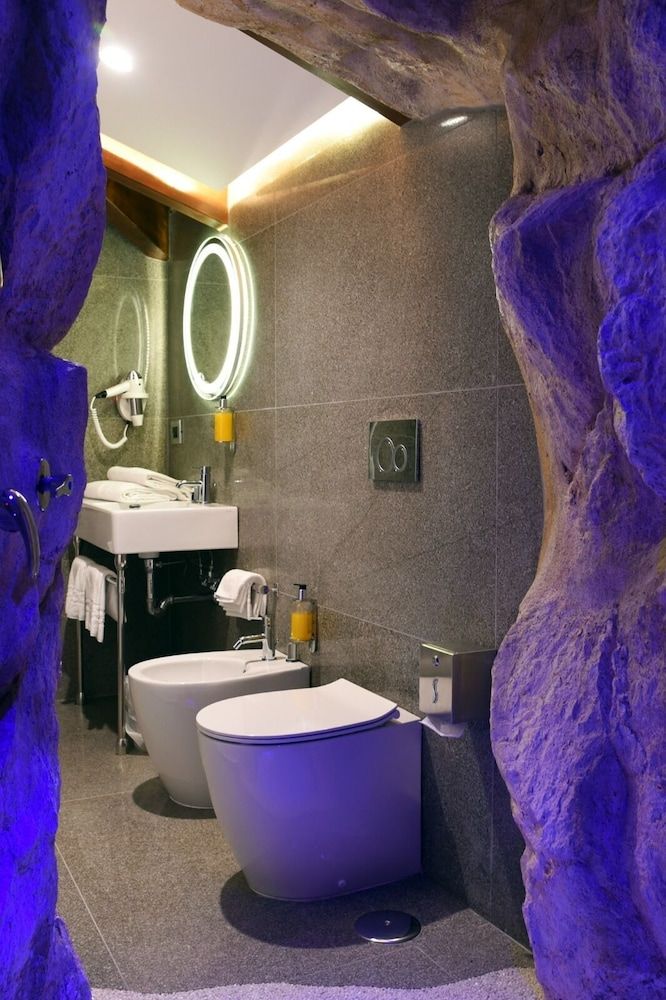 Hotel Vogue Suite King 12