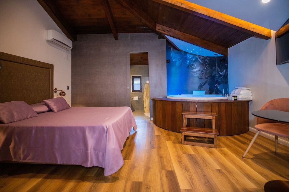 Hotel Vogue Suite King 10