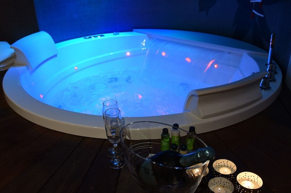 Hotel Vogue Suite King 6