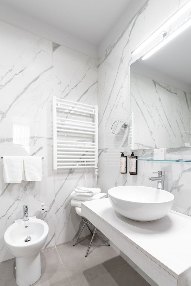 Hotel Caravita Classic Double Room 6