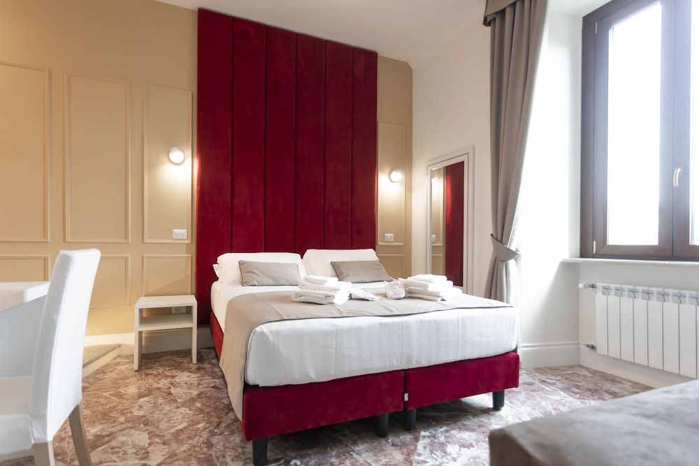 undefined Flat 285 6