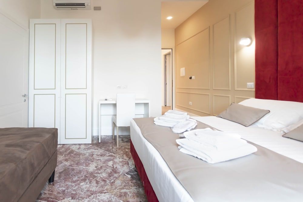 Flat 285 Triple Room 59