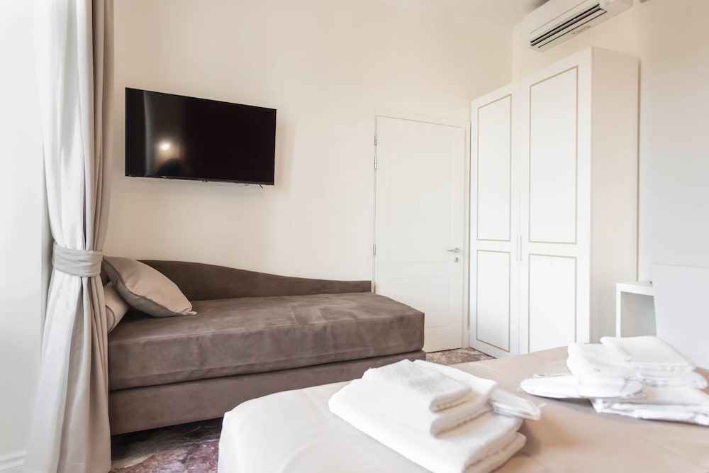 Flat 285 Triple Room 58