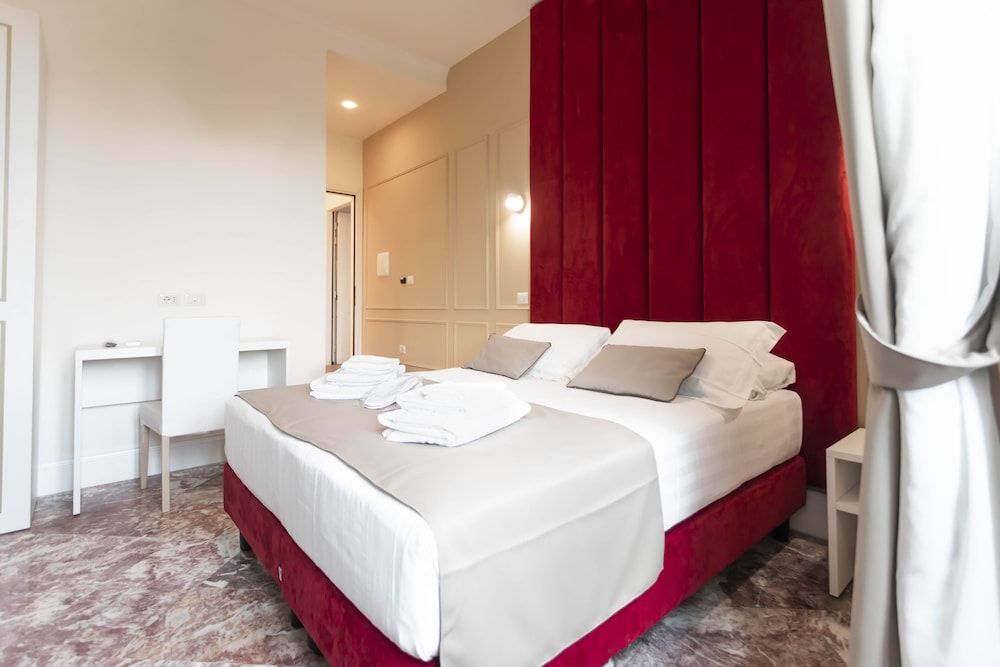 undefined Flat 285 2