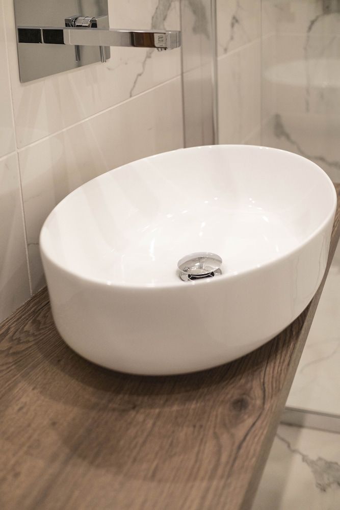 Flat 285 Triple Room 44