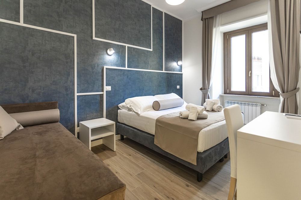 undefined Flat 285 10