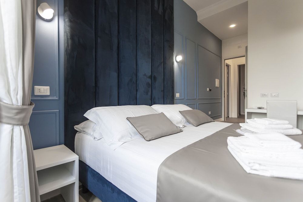 Flat 285 Superior Double Room 11