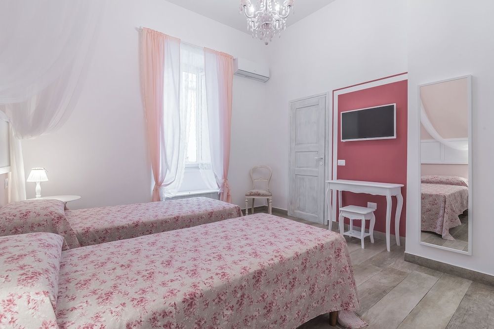 Le Villanelle B&B Comfort Double or Twin Room, Ensuite (Nennella)