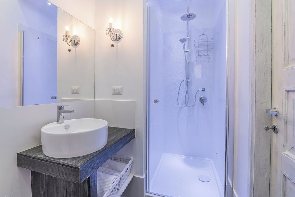 Le Villanelle B&B Comfort Double or Twin Room, Ensuite (Nennella) 3