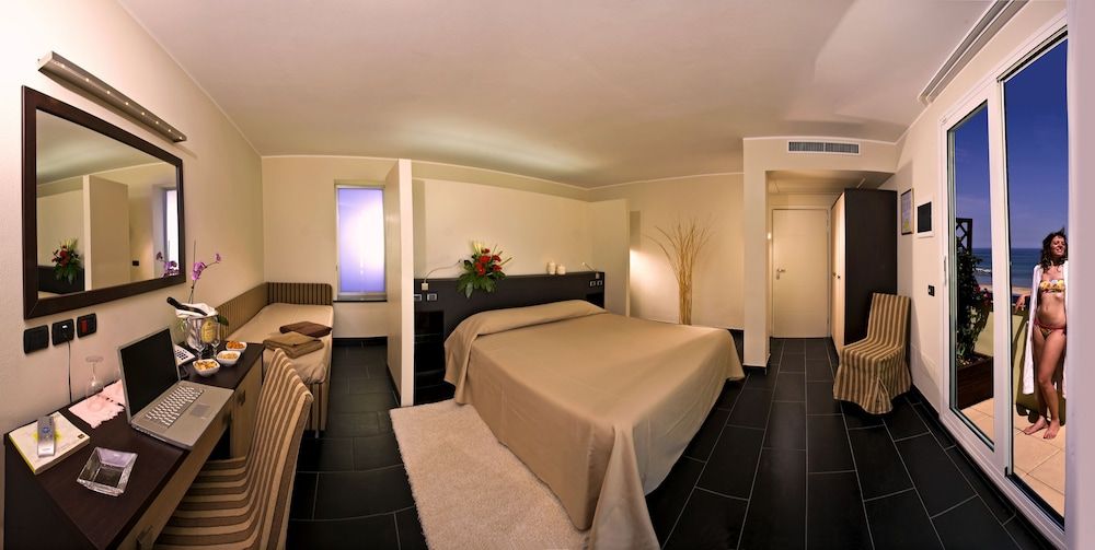 Junior Suite, Terrace, Sea Facing