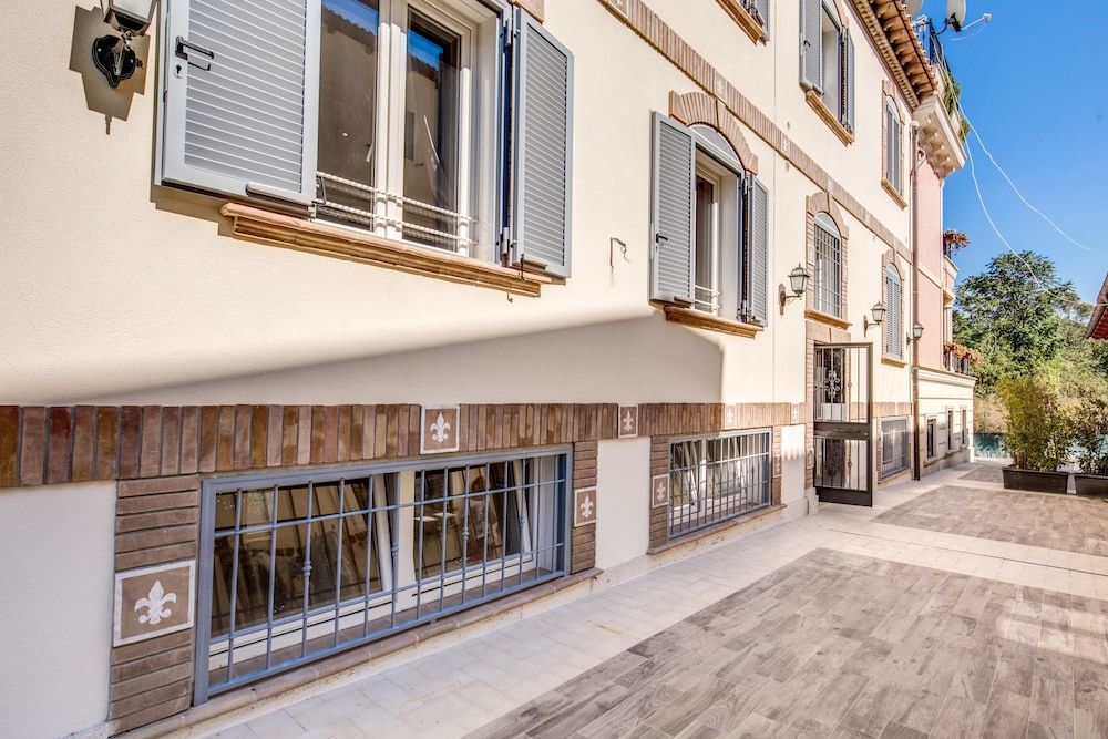 undefined The Bricks Rome 4