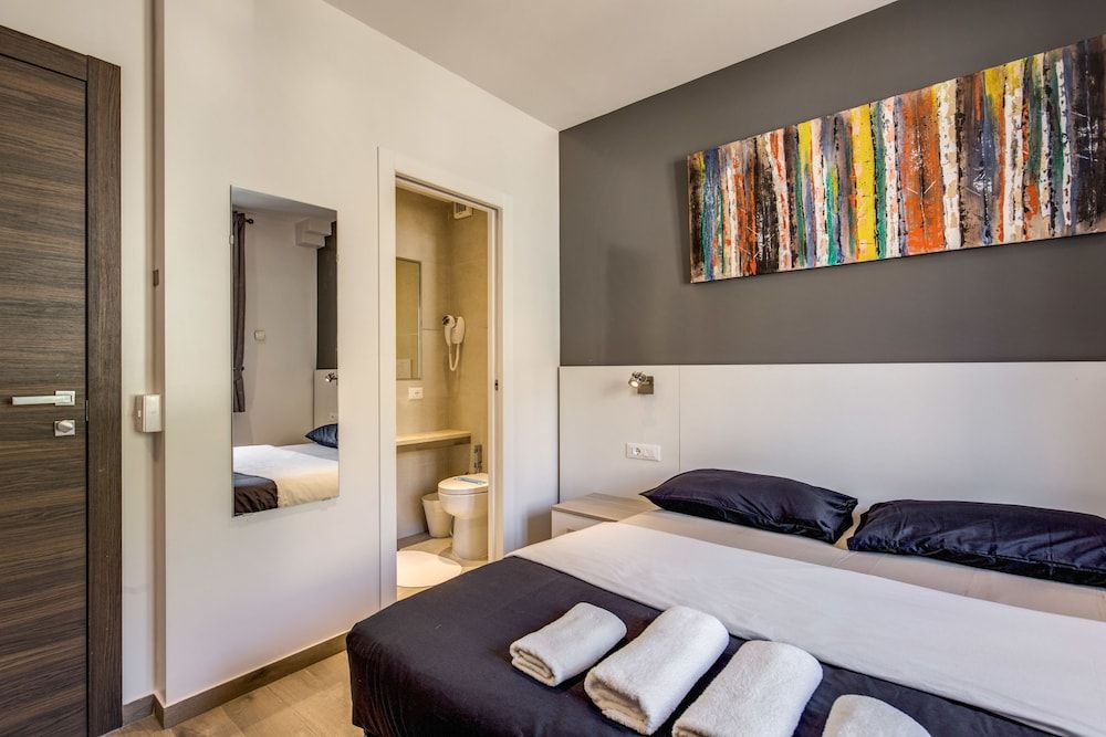 The Bricks Rome Double or Twin Room, Private Bathroom