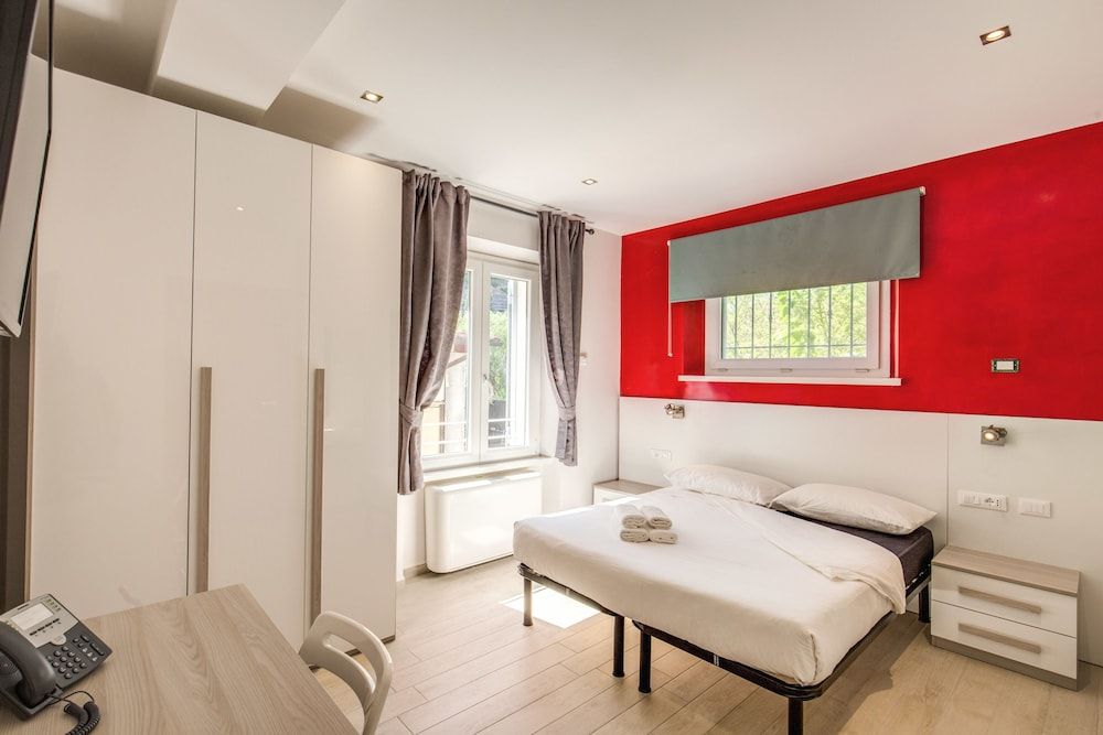 The Bricks Rome Double or Twin Room, Private Bathroom 3