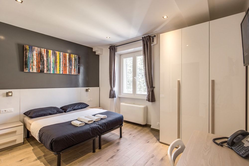 The Bricks Rome Double or Twin Room, Private Bathroom 2