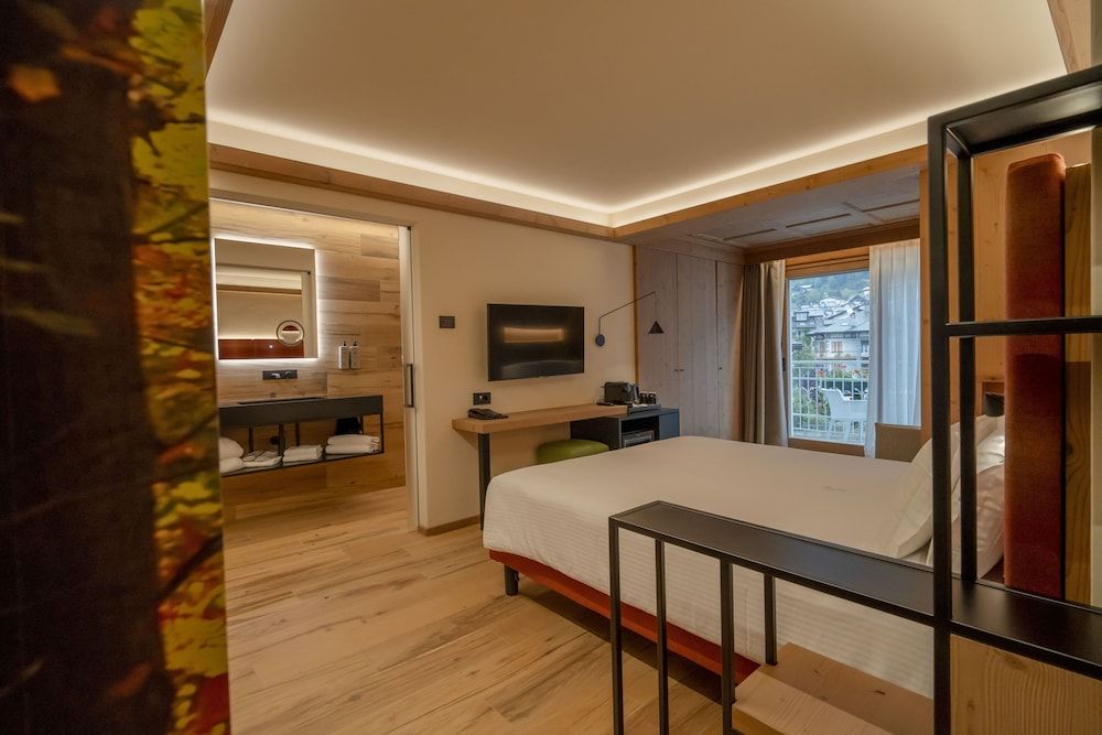 San Lorenzo Junior Room 6