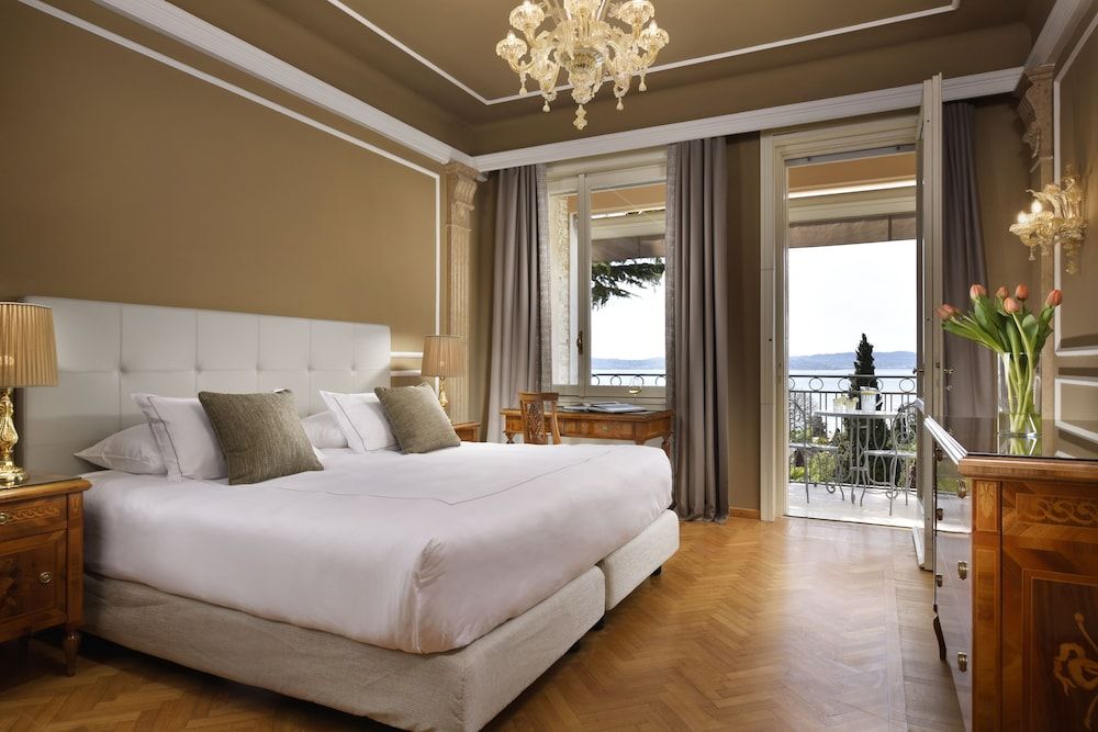 Deluxe Room, Balcony, Lake View