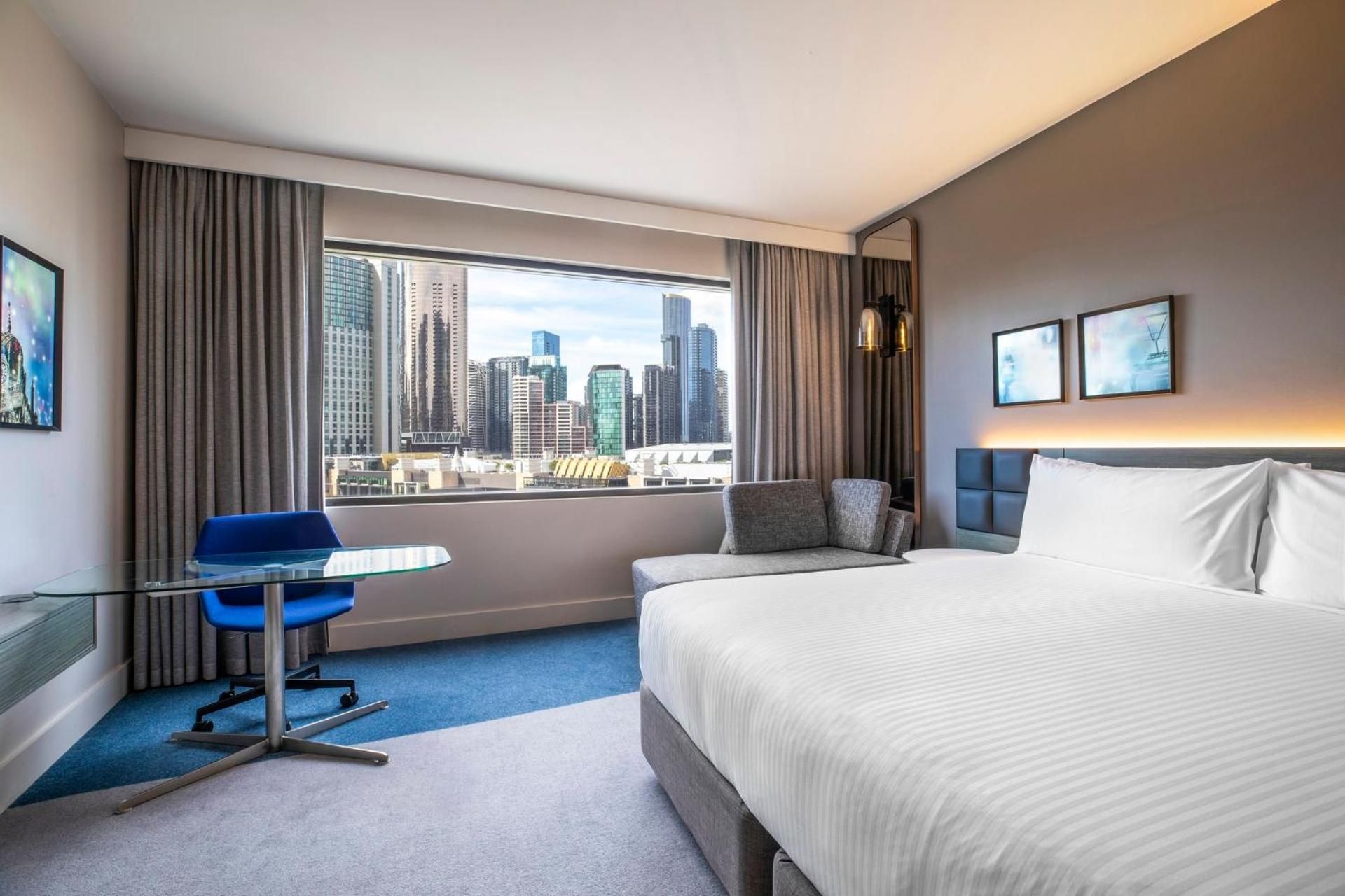 1 King Standard High Floor