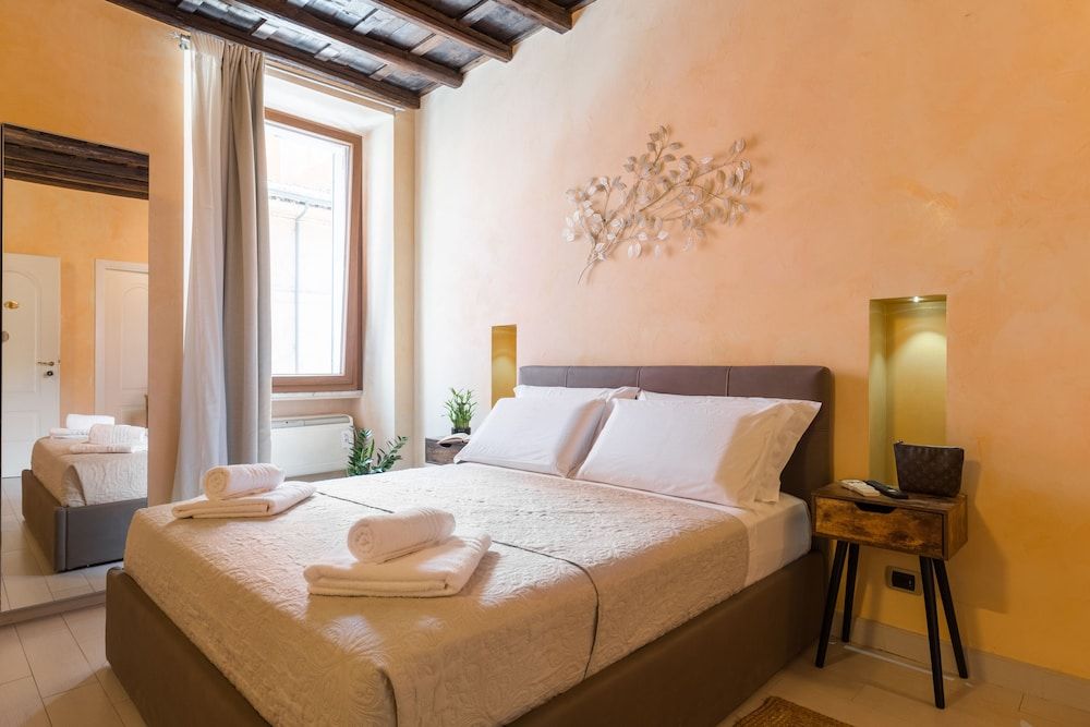 undefined Trinità dei Monti Piazza di Spagna 2