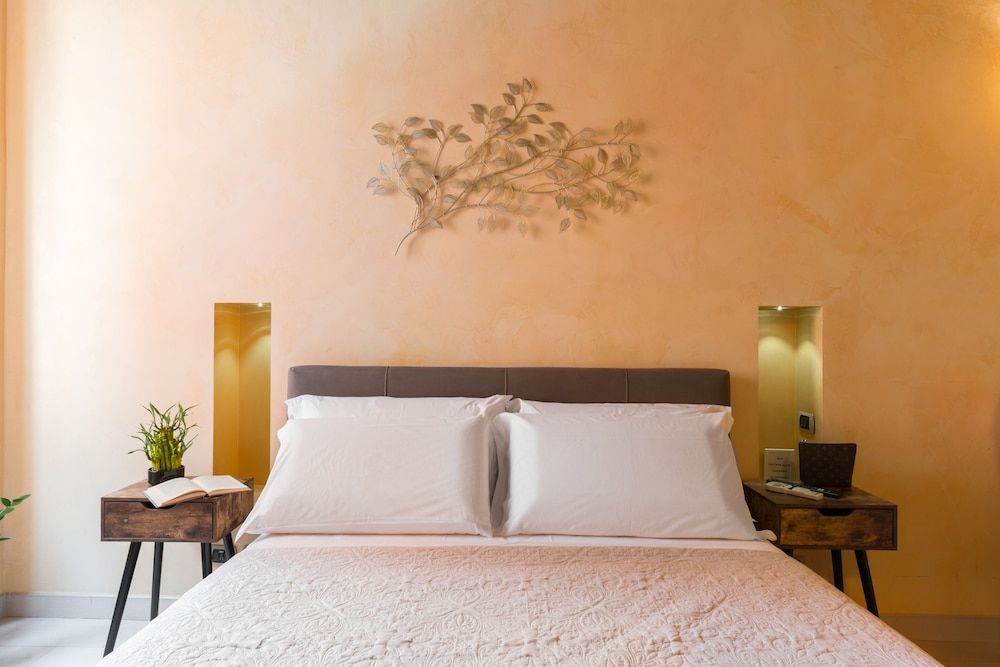 Trinità dei Monti Piazza di Spagna Deluxe Triple Room, 1 Bedroom, Private Bathroom