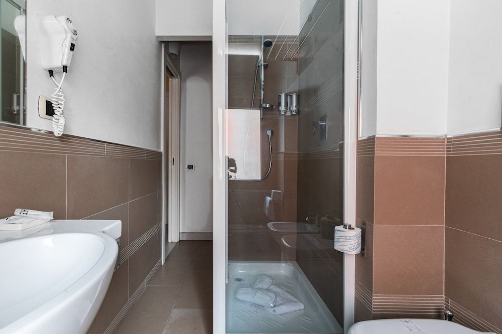 Trinità dei Monti Piazza di Spagna Standard Double Room, 1 Double Bed, Private Bathroom 7