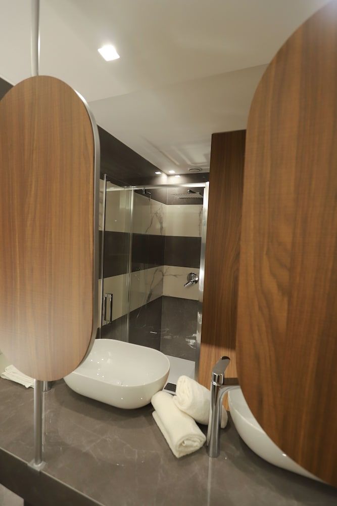 Bellavista Superior King Room 7