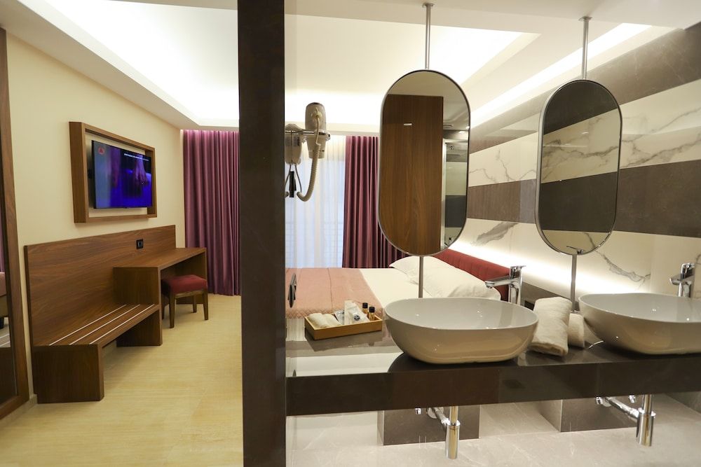 Bellavista Superior King Room 10