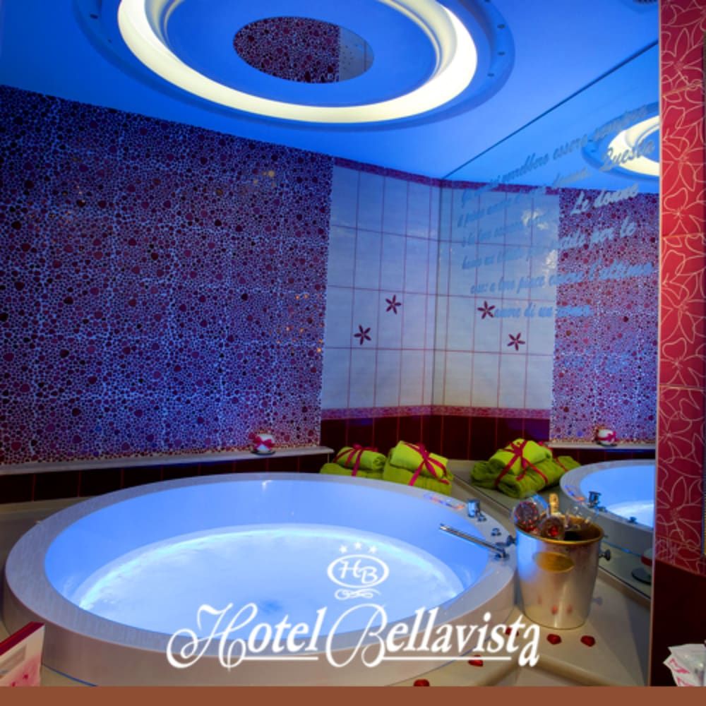 Bellavista Suite, Hot Tub 8