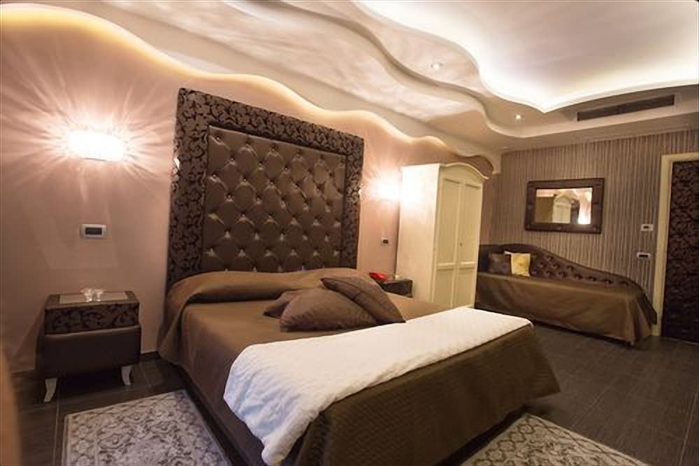 Bellavista Suite, Hot Tub 5