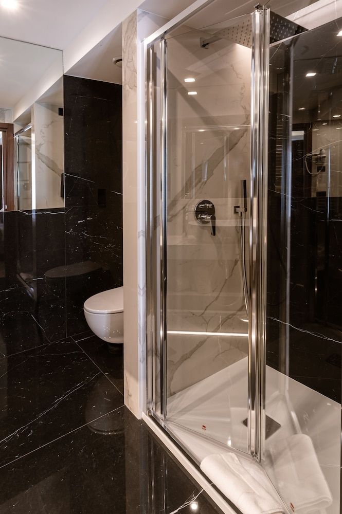 Bellavista Superior Quadruple Room 9