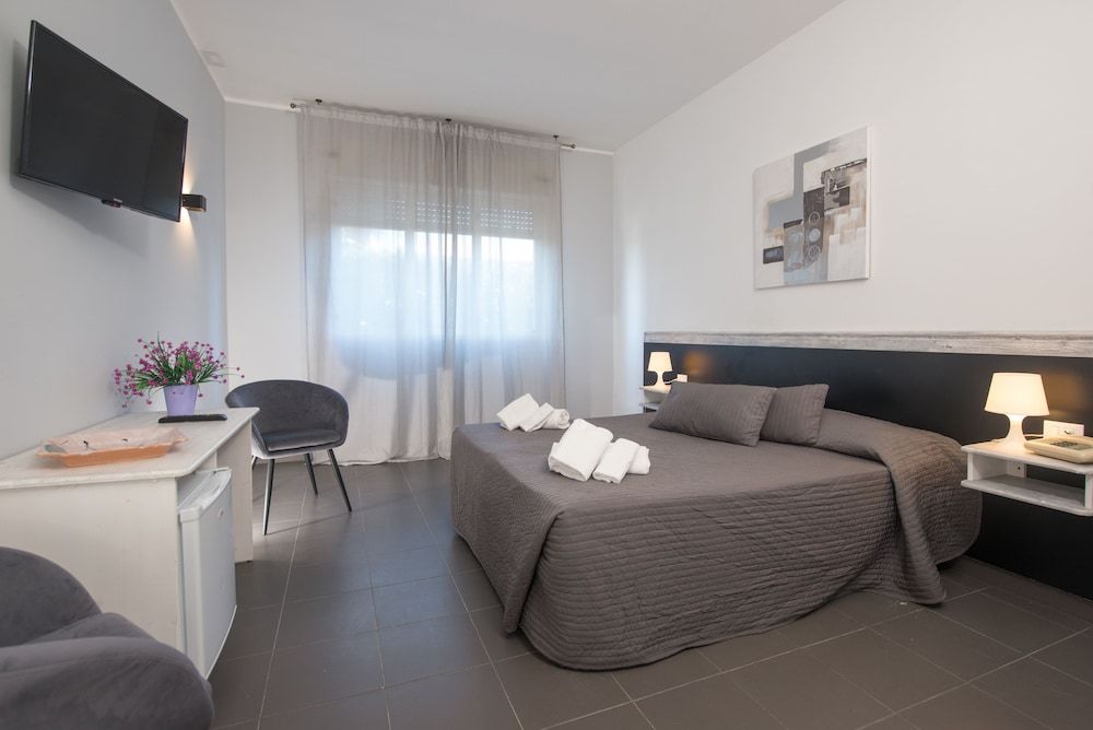 Family Triple Room (2 adults + 1 child)