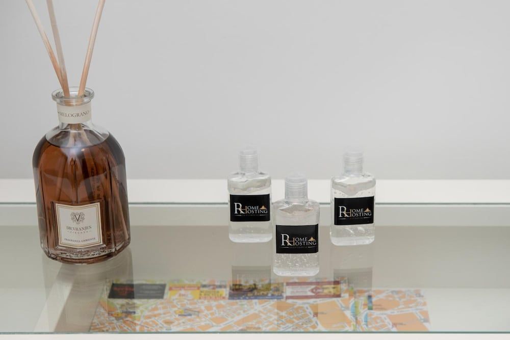 undefined Rhome Hosting 4