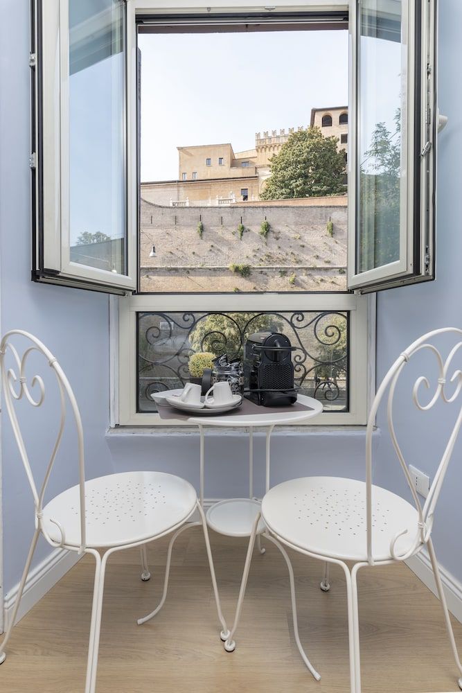 undefined Rhome Hosting 8