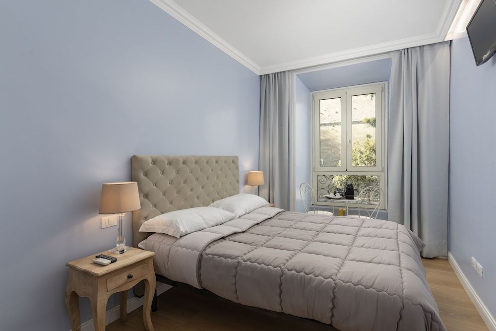 undefined Rhome Hosting 2