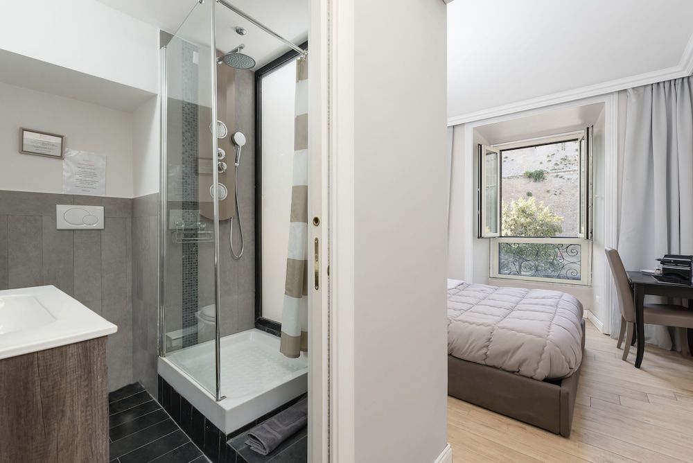 undefined Rhome Hosting