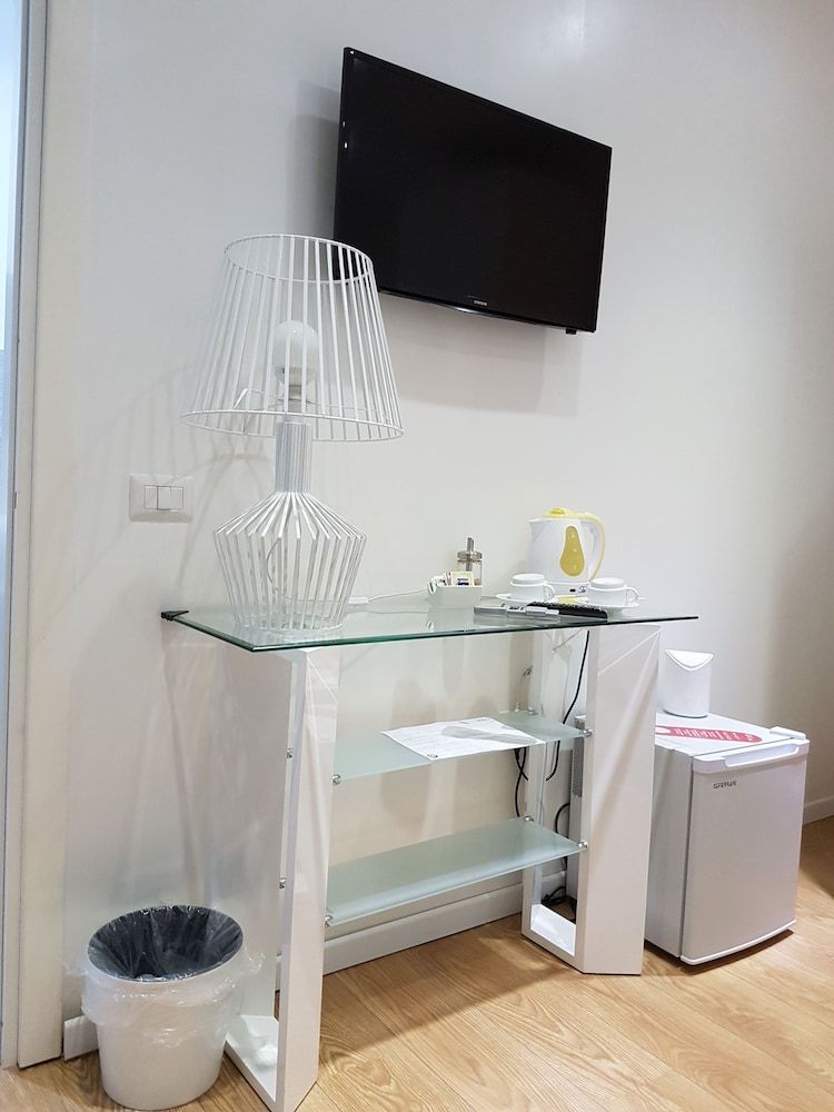 undefined Chain Vatican Suites 5