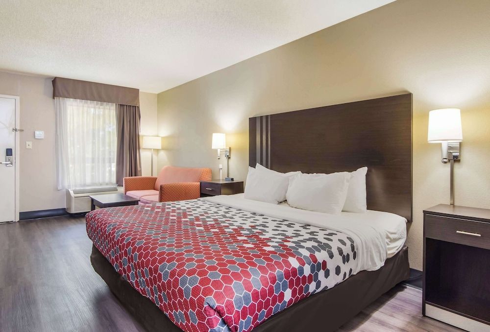 Standard Room, 1 King Bed, Smoking