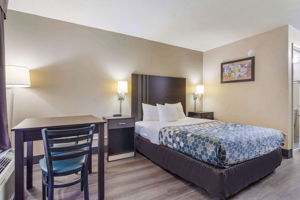 Standard Room, 1 Queen Bed, Non Smoking