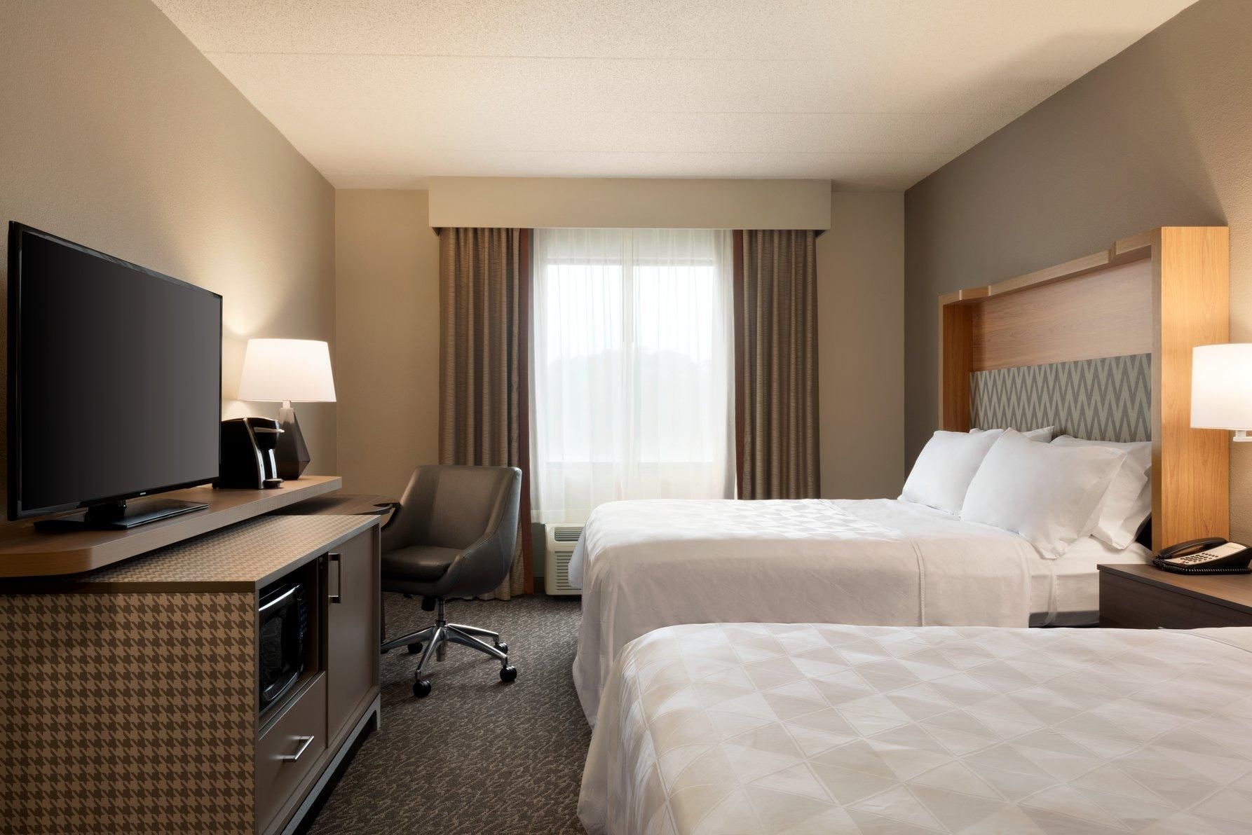 2 Queen Beds Standard Comm Access