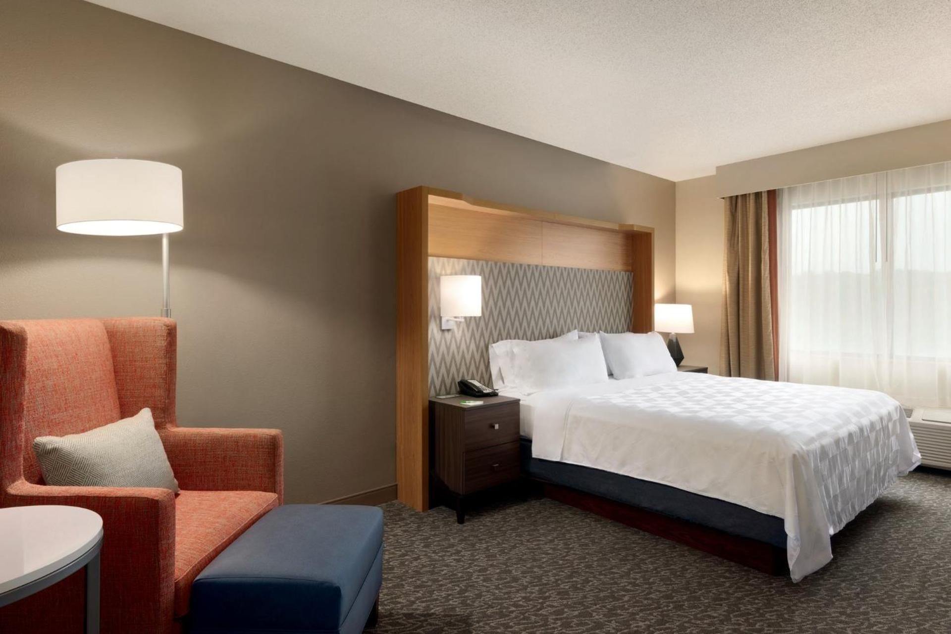 Standard King Room - Communications Accessible