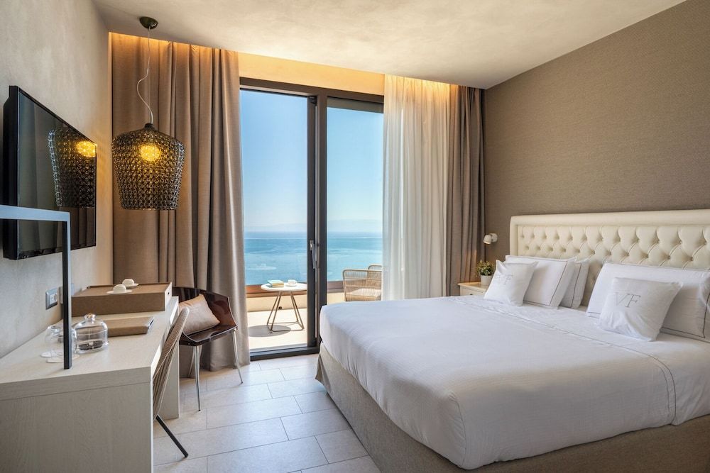 Room, Sea View (Attico)