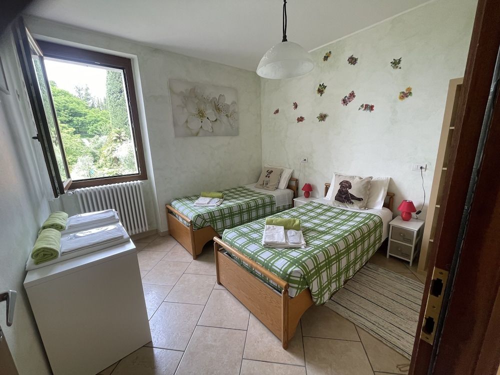 Hotel Diffuso Il Portichetto sulla collina a Vezio Perledo Family Apartment, 2 Bedrooms, Kitchen 4