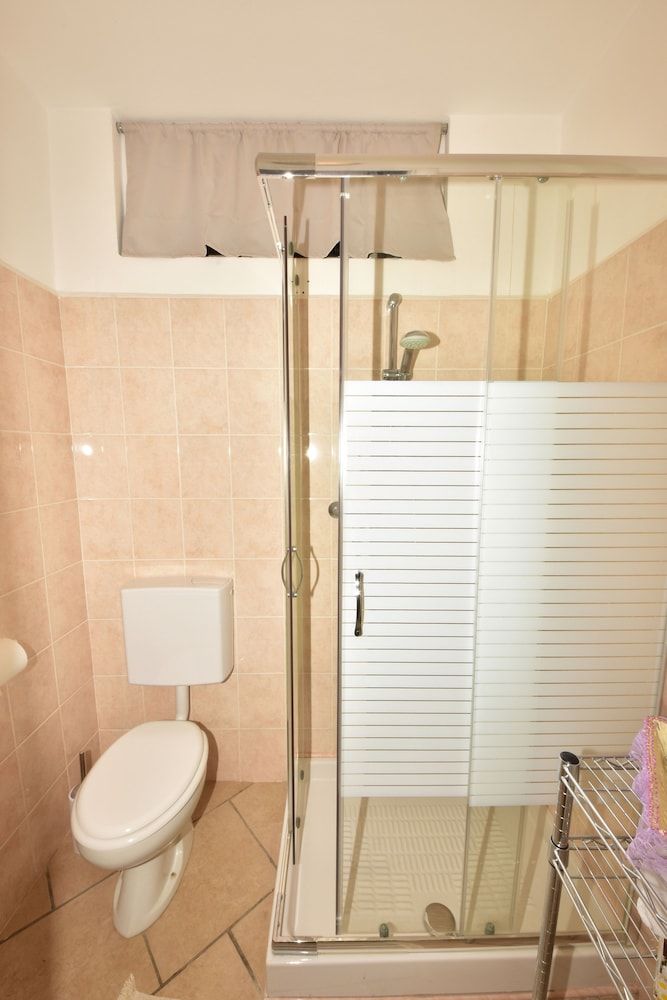 Hotel Diffuso Il Portichetto sulla collina a Vezio Perledo Family Apartment, 2 Bedrooms, Kitchen 9