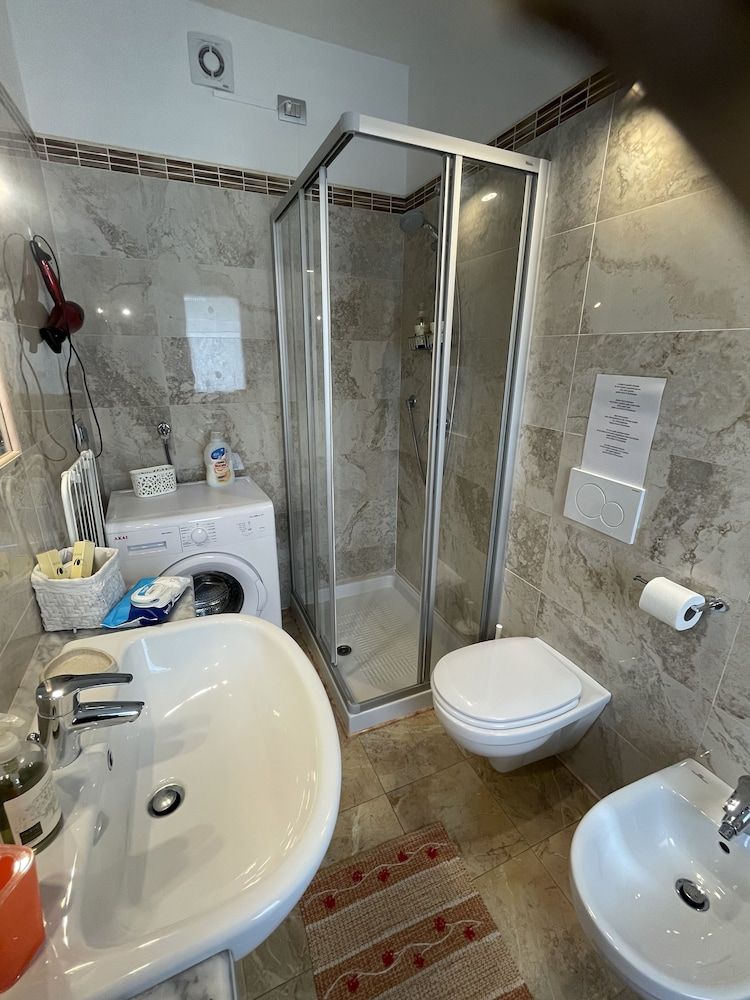 Hotel Diffuso Il Portichetto sulla collina a Vezio Perledo Comfort Triple Room, Poolside (Giglio) 6